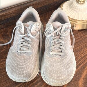 Women’s 10.5 Hoka Gaviita 5 in good used condition.